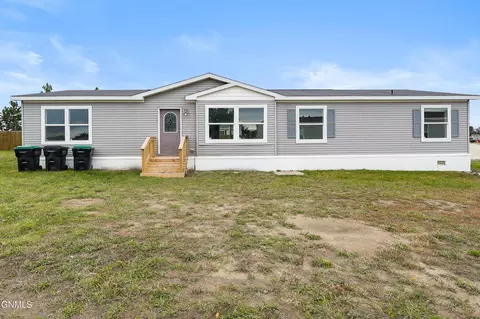 296 Hawk St, Lincoln, ND 58504
