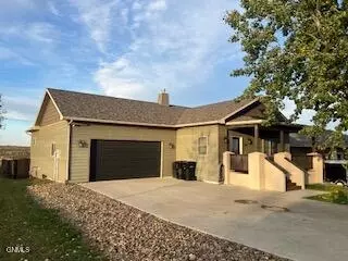 316 7th Ave NW, Watford City, ND 58854