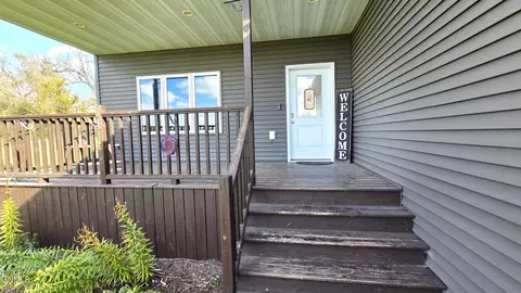 Exterior - 1209 Evenson Dr, Lisbon, ND 58054 photo 5 of 9
