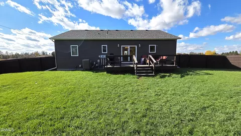 Exterior - 1209 Evenson Dr, Lisbon, ND 58054 photo 7 of 9