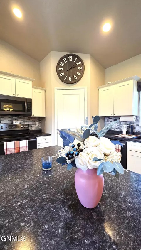 Kitchen - 1209 Evenson Dr, Lisbon, ND 58054 photo 4 of 4