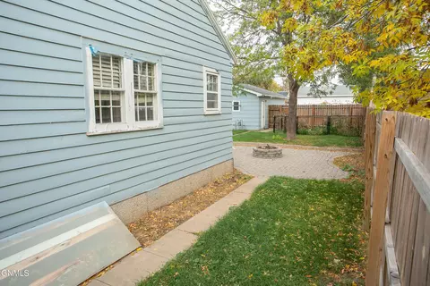 810 1st Ave E, Williston, ND 58801 photo 25