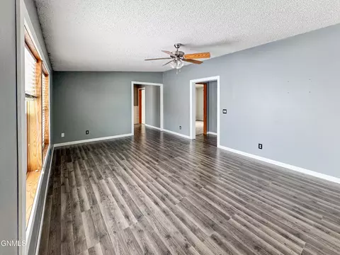 14275 Painted Woods Dr, Williston, ND 58801 photo 17