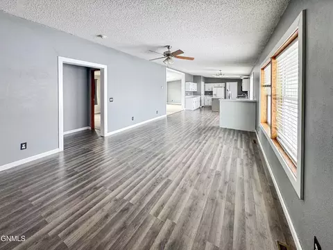 14275 Painted Woods Dr, Williston, ND 58801 photo 23