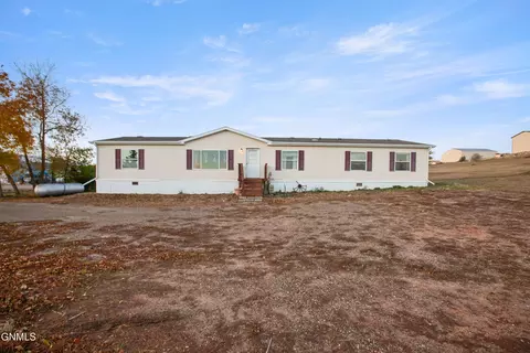 14275 Painted Woods Dr, Williston, ND 58801 photo 2