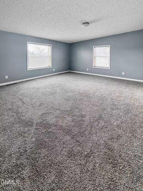 14275 Painted Woods Dr, Williston, ND 58801 photo 7