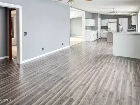 14275 Painted Woods Dr, Williston, ND 58801 photo 24