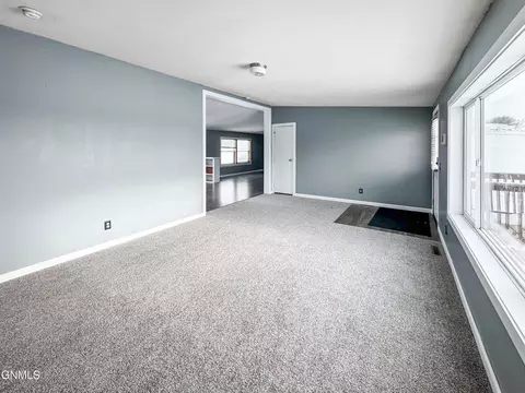 14275 Painted Woods Dr, Williston, ND 58801 photo 5