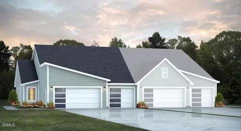 2884 Clear Creek Loop SE, Mandan, ND 58554