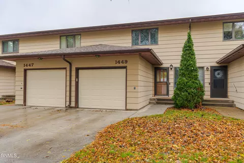 1449 Eastwood St, Bismarck, ND 58504