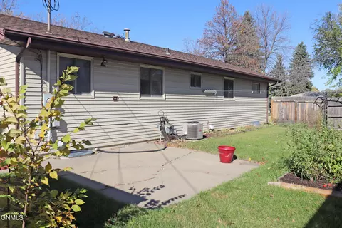 Exterior - 1919 Assumption Dr, Bismarck, ND 58501 photo 4 of 9