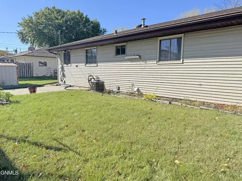 Exterior - 1919 Assumption Dr, Bismarck, ND 58501 photo 7 of 9