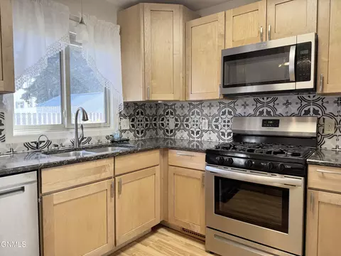 Kitchen - 1919 Assumption Dr, Bismarck, ND 58501 photo 4 of 9