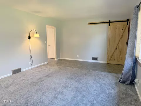 Living - 1919 Assumption Dr, Bismarck, ND 58501 photo 4 of 8