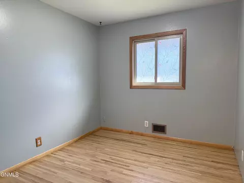 Bedroom - 1919 Assumption Dr, Bismarck, ND 58501 photo 1 of 9