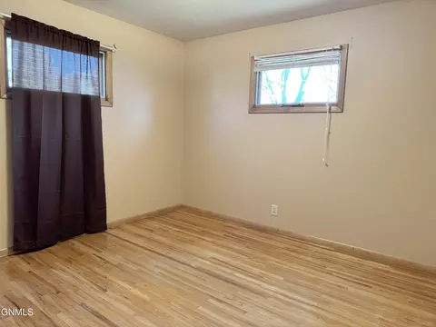 Bedroom - 1919 Assumption Dr, Bismarck, ND 58501 photo 2 of 9