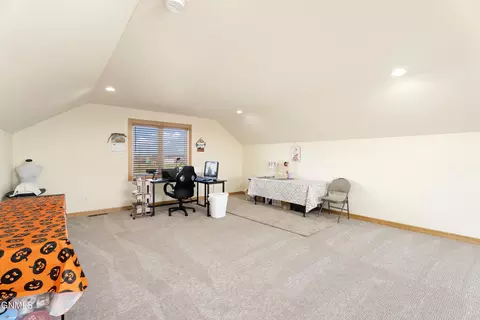 2471 Spaniel Rd, Mandan, ND 58554 photo 25