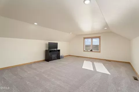2471 Spaniel Rd, Mandan, ND 58554 photo 26