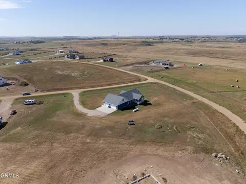 2471 Spaniel Rd, Mandan, ND 58554 photo 44