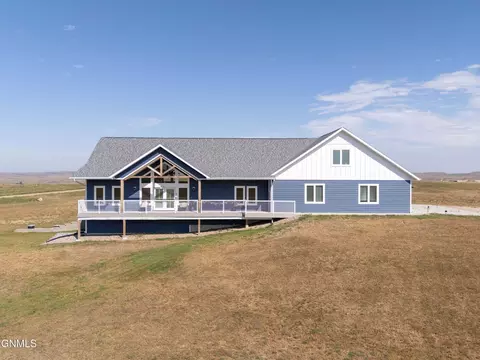 2471 Spaniel Rd, Mandan, ND 58554
