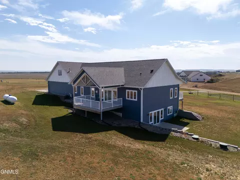 2471 Spaniel Rd, Mandan, ND 58554 photo 35