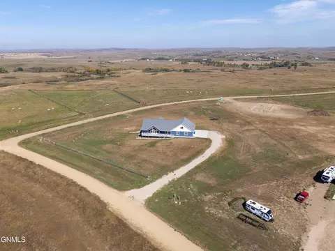 2471 Spaniel Rd, Mandan, ND 58554 photo 45