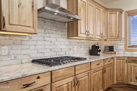 2471 Spaniel Rd, Mandan, ND 58554 photo 8