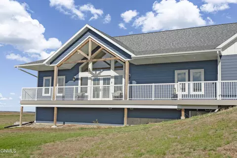 2471 Spaniel Rd, Mandan, ND 58554 photo 3