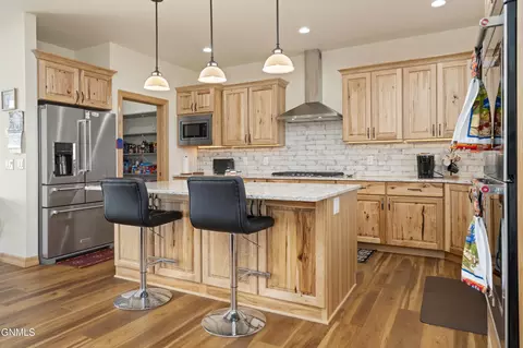 2471 Spaniel Rd, Mandan, ND 58554 photo 6