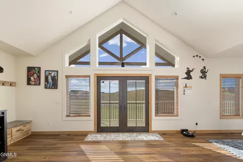 2471 Spaniel Rd, Mandan, ND 58554 photo 9