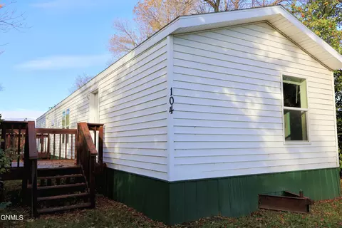 104 Hulbert St, Lignite, ND 58752