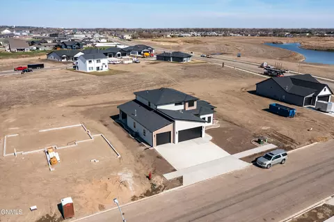 View/Area - 2415 Dutton Cir SE, Mandan, ND 58554 photo 1 of 2