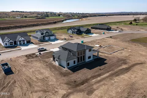 View/Area - 2415 Dutton Cir SE, Mandan, ND 58554 photo 2 of 2