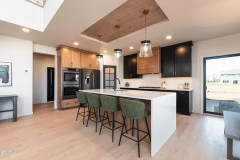 Kitchen - 2415 Dutton Cir SE, Mandan, ND 58554 photo 2 of 4