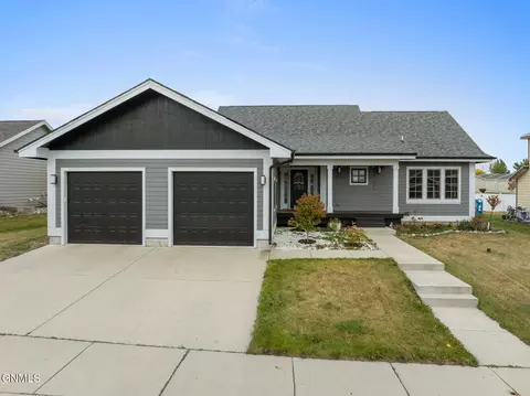 2718 Chokecherry St, Williston, ND 58801