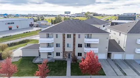 1123 E Lasalle Dr E, Bismarck, ND 58503