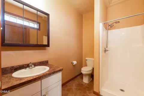 Bath - 120 Santee Rd, Bismarck, ND 58504 photo 1 of 2