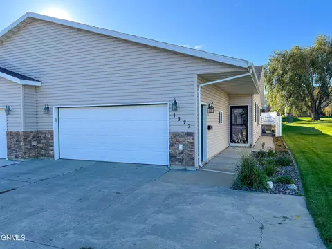 1377 15th St W, Dickinson, ND 58601