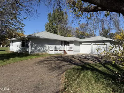 829 13 Hwy, Linton, ND 58552