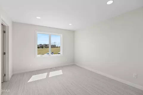 5108 Durango Dr, Bismarck, ND 58503 photo 33