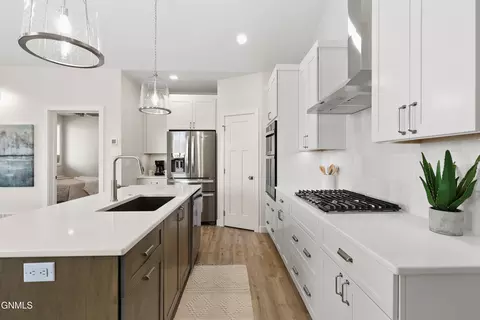 5108 Durango Dr, Bismarck, ND 58503 photo 6