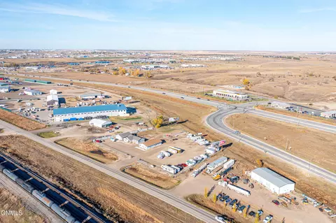 View/Area - 2308 W Front St, Williston, ND 58801 photo 4 of 11