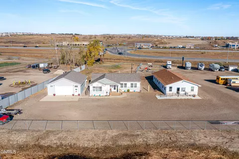 2308 W Front St, Williston, ND 58801