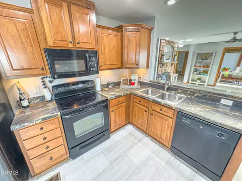 Kitchen - 2308 W Front St, Williston, ND 58801 photo 3 of 4