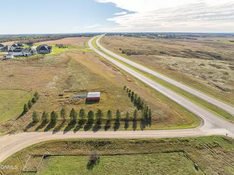 12 Yellowstone Way NE, Baldwin, ND 58521