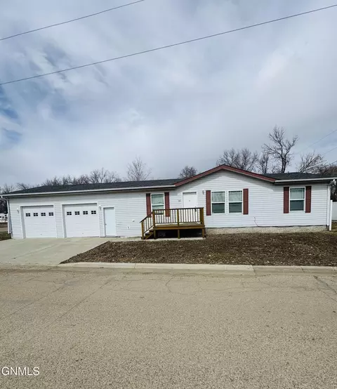 103 4th Ave NE, Crosby, ND 58730