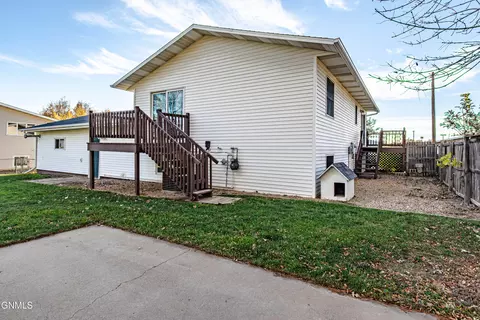 Exterior - 1444 1st Ave E, Dickinson, ND 58601 photo 1 of 5