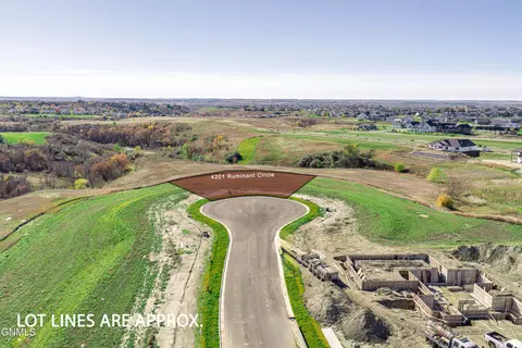 4201 Ruminant Cir, Bismarck, ND 58503