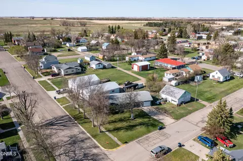 404 Eggert St, Turtle Lake, ND 58575