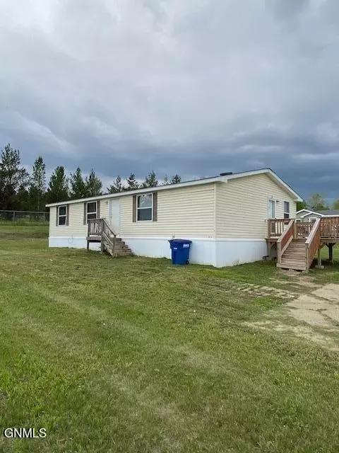 240 G St, Dickinson, ND 58601 photo 4